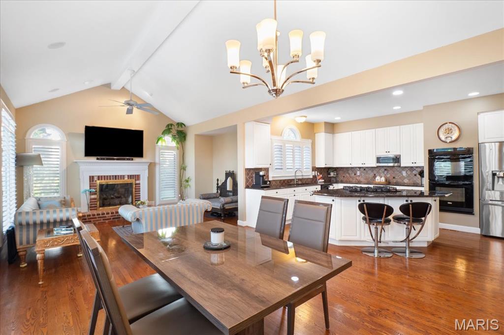 Manderleigh Of Town & Country One - Residential