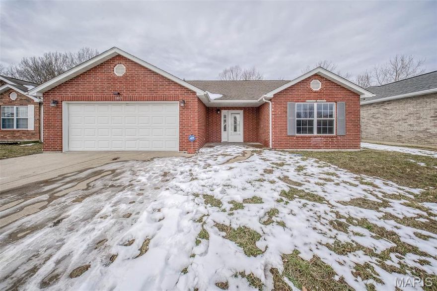 Updated move-in ready 3-bedroom, 2-bath home in Rolla!   Conveniently located near shopping, dining, and local amenities, this home features new luxury vinyl plank flooring throughout. This well-maintained property offers a functional layout, spacious bedrooms, and a fenced-in backyard—perfect for pets, play, or entertaining. Don't miss the opportunity to make this home your own! Schedule your private showing today!