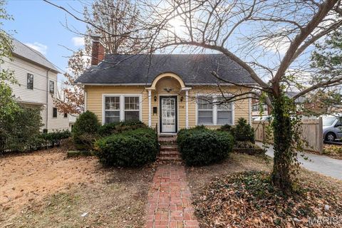 Photo of 938 Hawbrook Road, Glendale, MO 63122 (MLS # 25079784)