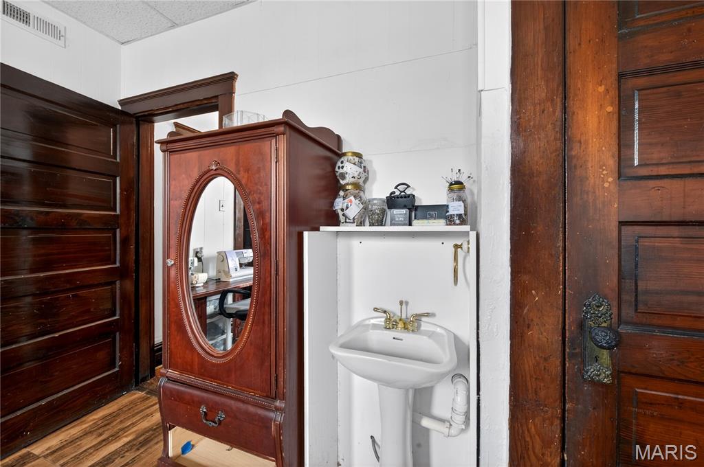 Raymond Place Add - Residential