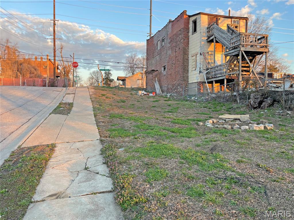 St Paul Sub - Land