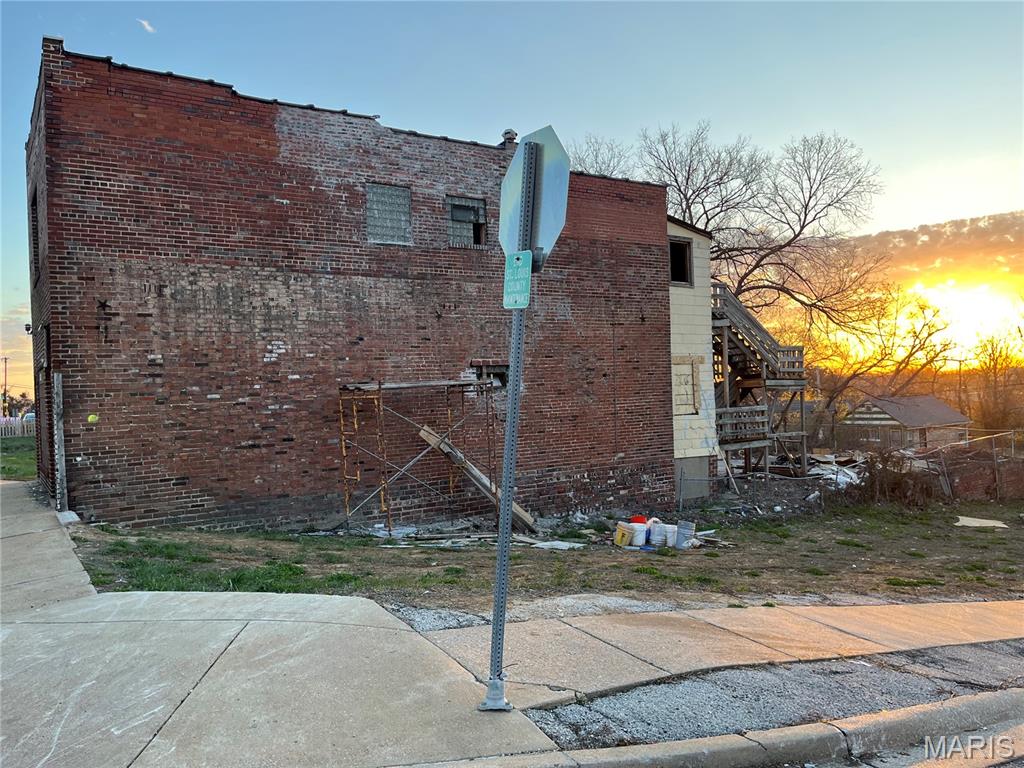 St Paul Sub - Land