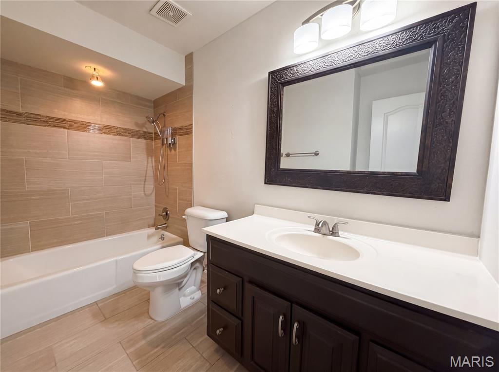 Woods Glen Condo 13 - Residential