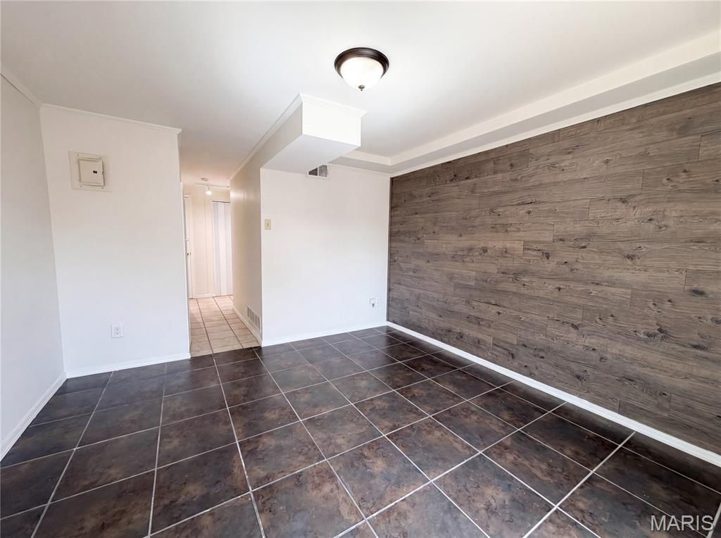 Woods Glen Condo 13 - Residential