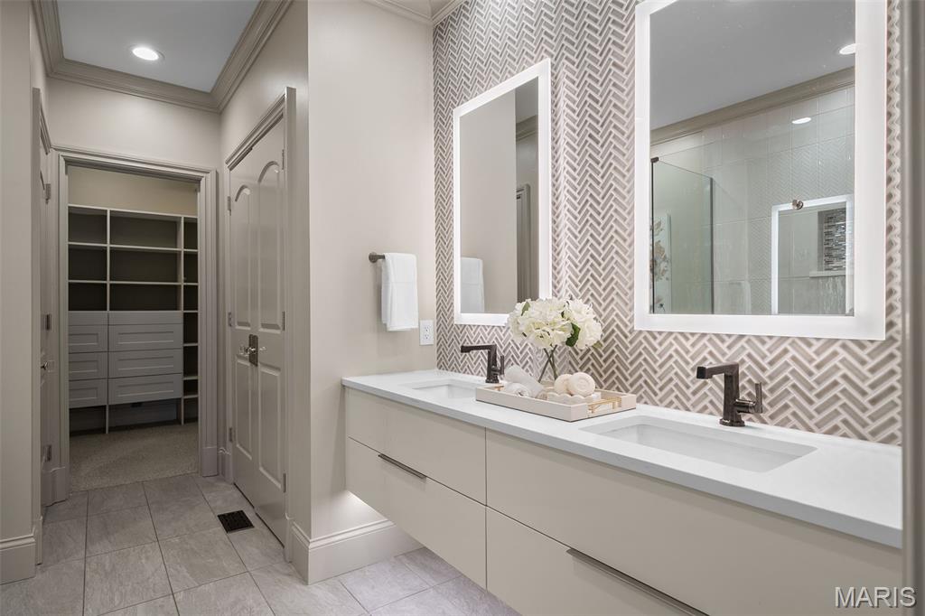 Villas Of Clayton Gardens Condo The - Residential