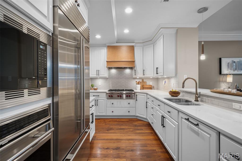 Villas Of Clayton Gardens Condo The - Residential