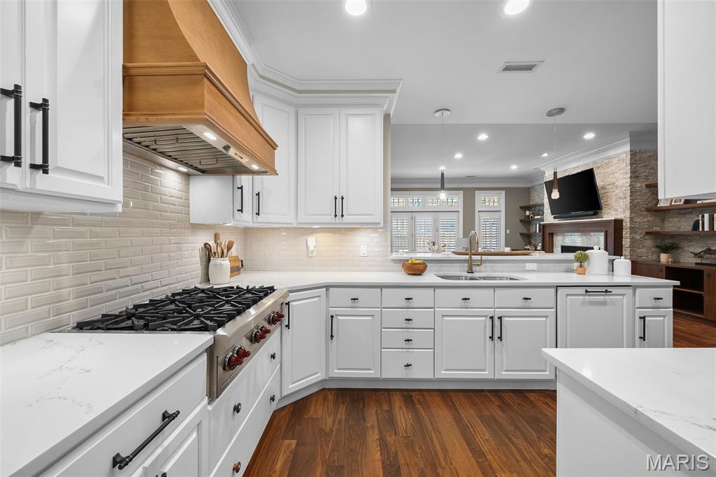 Villas Of Clayton Gardens Condo The - Residential