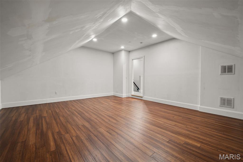 Villas Of Clayton Gardens Condo The - Residential