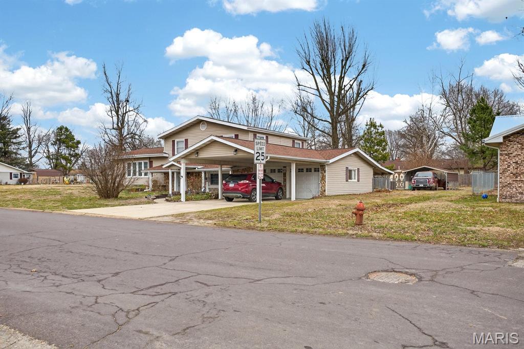 1004 M- North Hovis Street