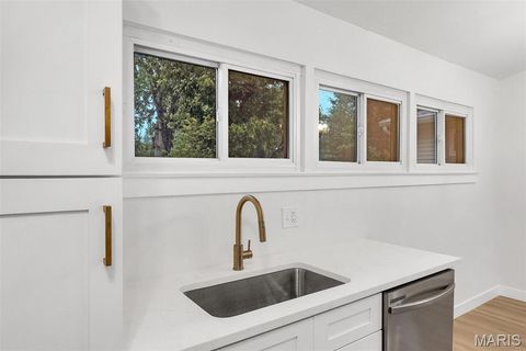 Tiny photo for 612 Sessions Avenue, Crestwood, MO 63126 (MLS # 26031243)