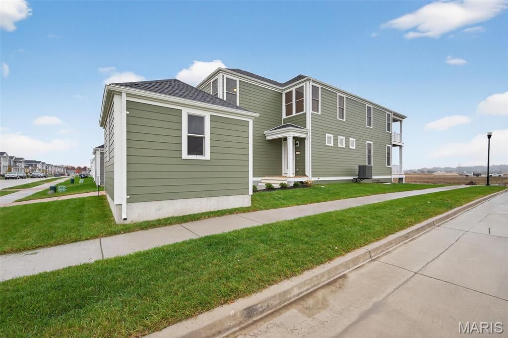 Photo of 3039 Pirogue Street, St Charles, MO 63301 (MLS # 25072971)