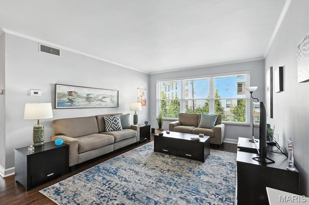 2 Delcrest Court 202