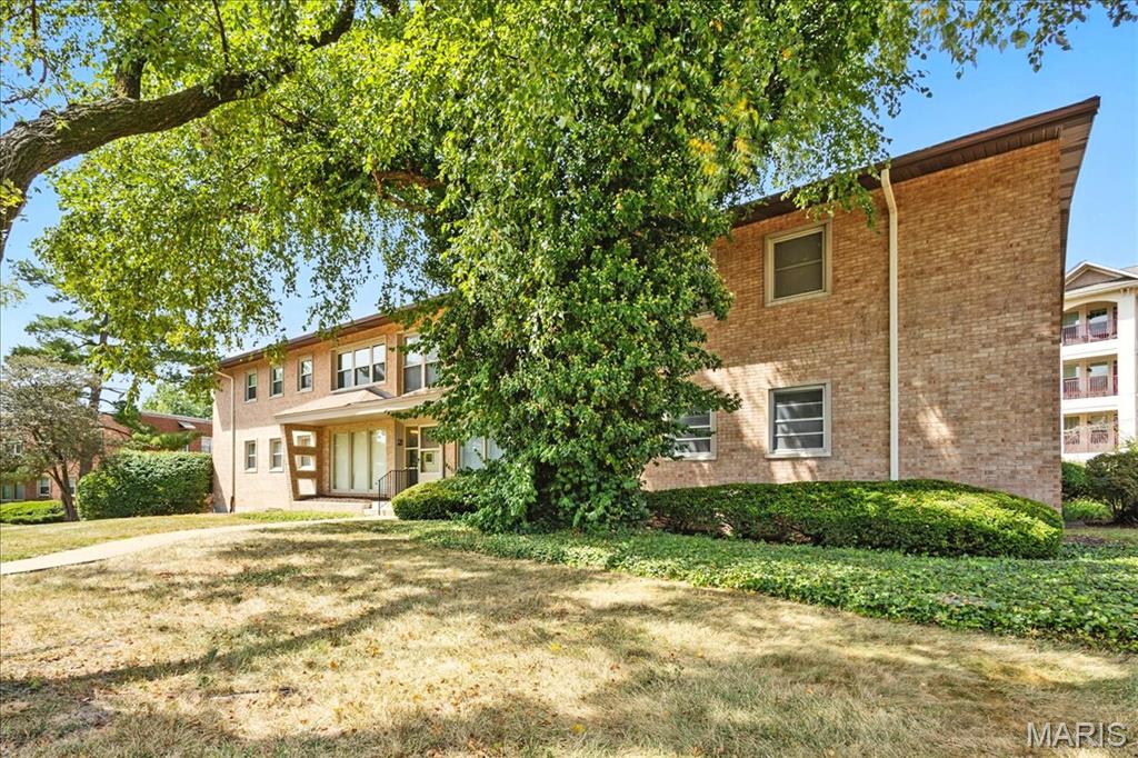 2 Delcrest Court 202
