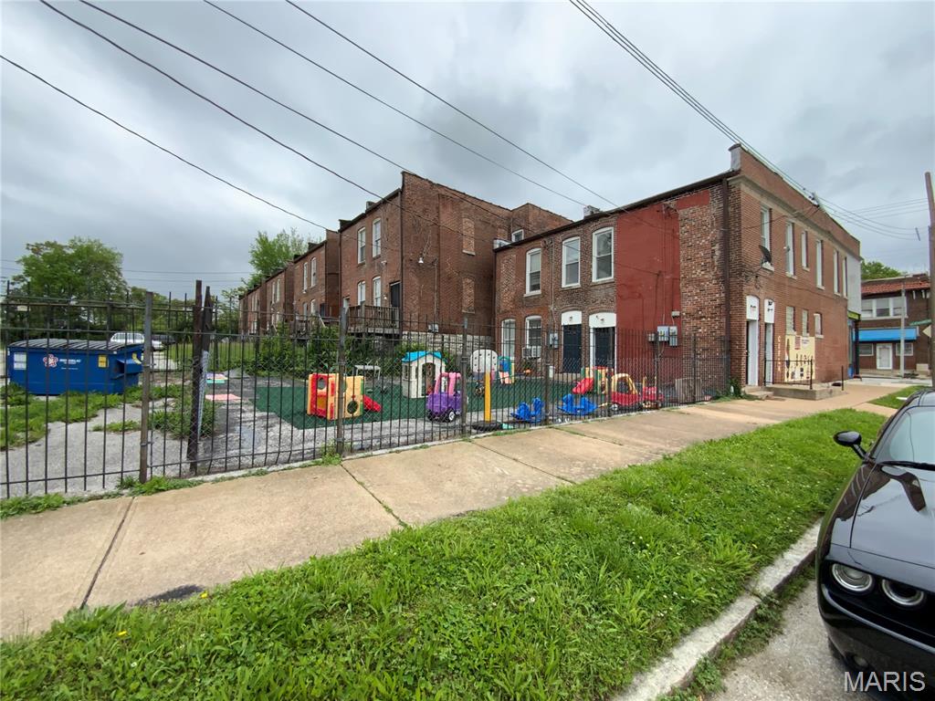 Watsons Fruit Hill Add - Commercial Sale