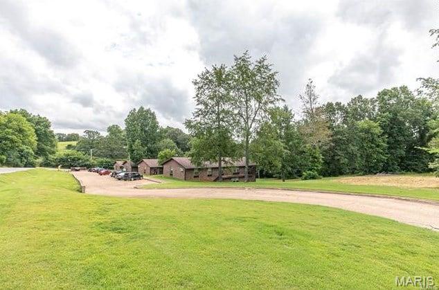 Doniphan Manor Apartments - Commercial Sale