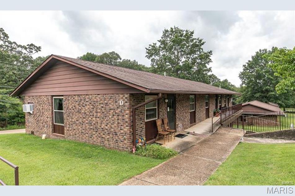 Doniphan Manor Apartments - Commercial Sale