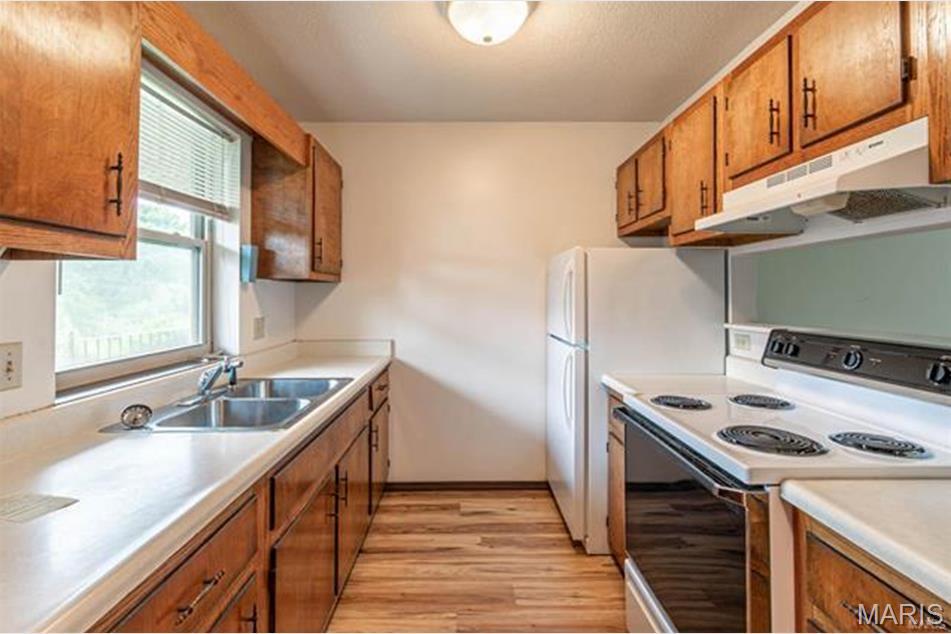 Doniphan Manor Apartments - Commercial Sale