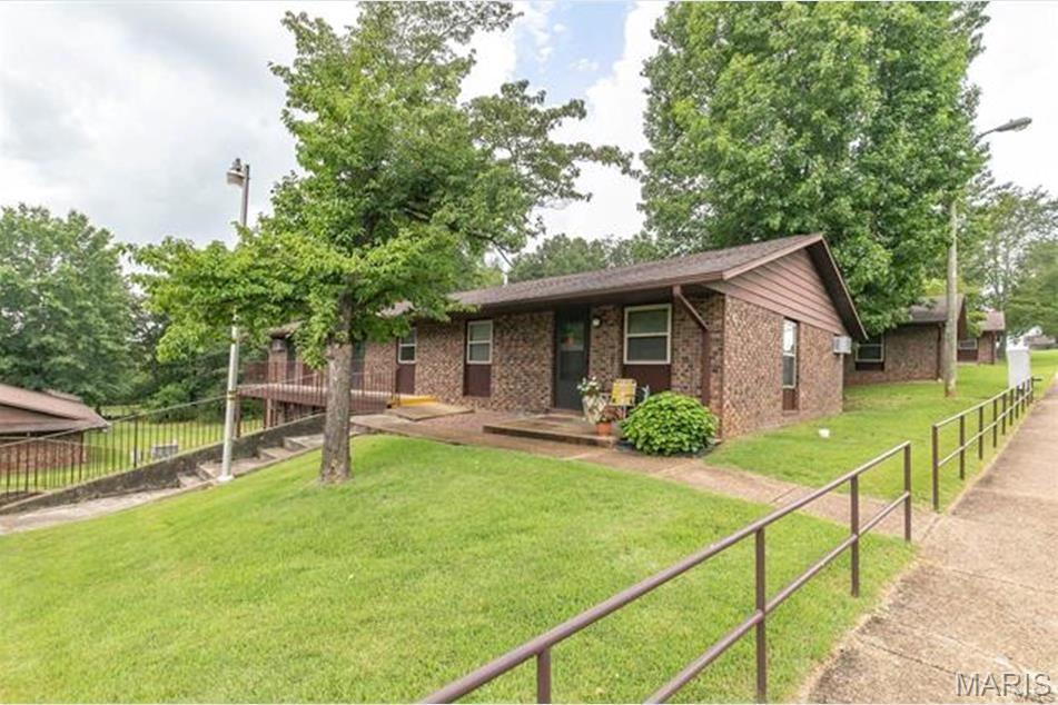 Doniphan Manor Apartments - Commercial Sale