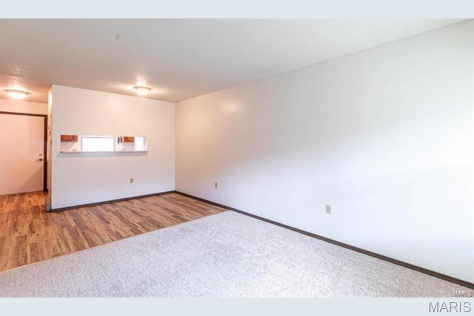 Doniphan Manor Apartments - Commercial Sale