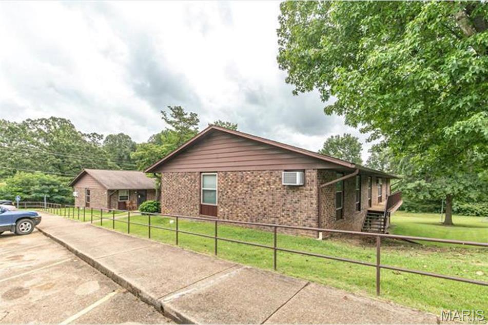 Doniphan Manor Apartments - Commercial Sale