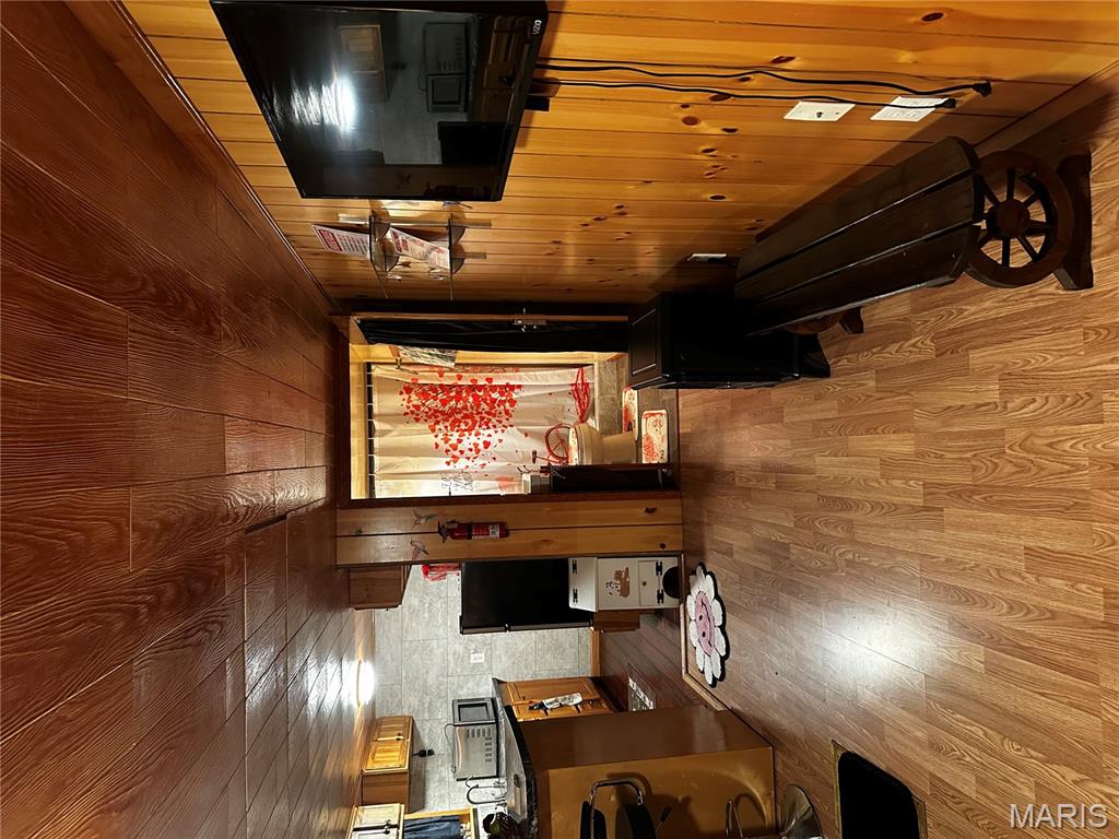 Lake Hanna - Residential