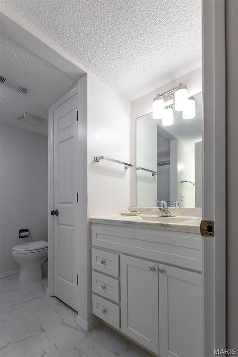 Tiny photo for 970 N Spoede Road #17, Creve Coeur, MO 63146 (MLS # 25082047)