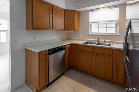 Tiny photo for 970 N Spoede Road #17, Creve Coeur, MO 63146 (MLS # 25082047)