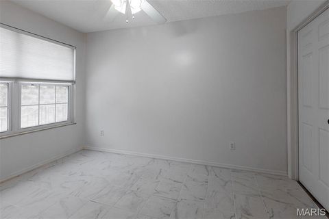 Tiny photo for 970 N Spoede Road #17, Creve Coeur, MO 63146 (MLS # 25082047)