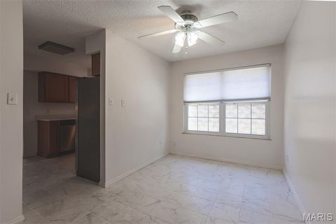 Tiny photo for 970 N Spoede Road #17, Creve Coeur, MO 63146 (MLS # 25082047)