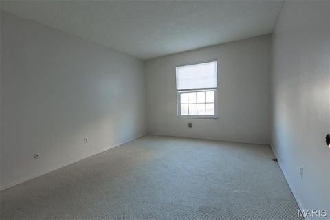 Tiny photo for 970 N Spoede Road #17, Creve Coeur, MO 63146 (MLS # 25082047)