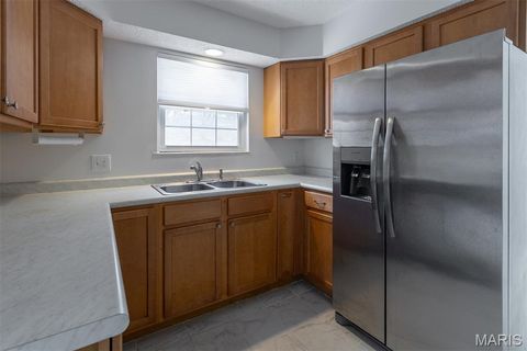 Tiny photo for 970 N Spoede Road #17, Creve Coeur, MO 63146 (MLS # 25082047)