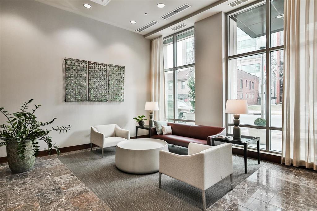 4909 Laclede Avenue 1401