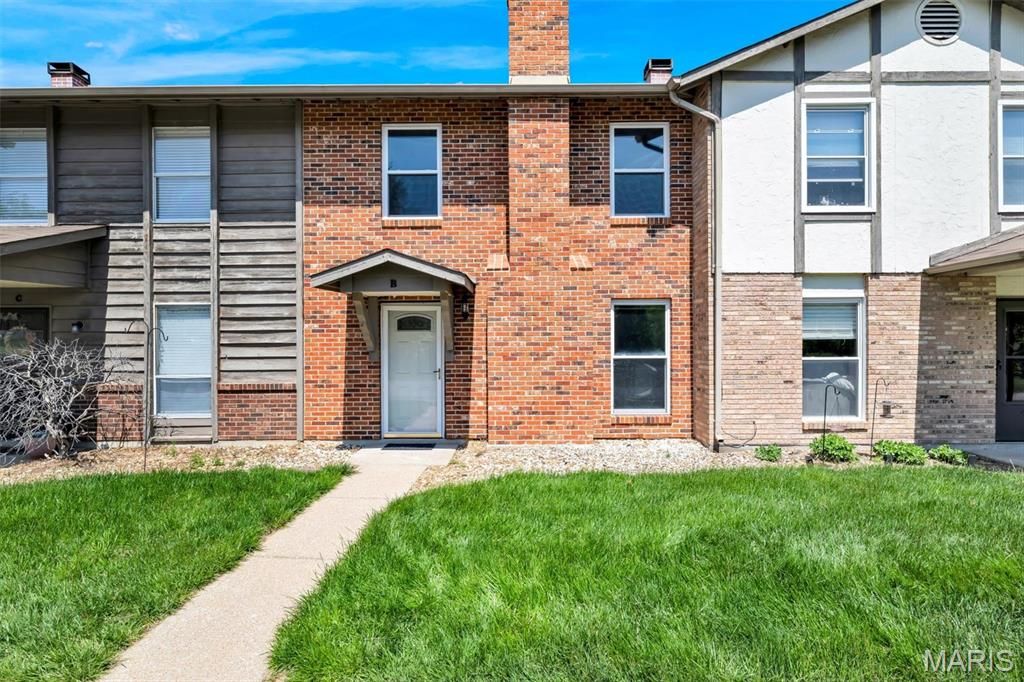 Photo of 21 Park Charles Boulevard S #B, St Peters, MO 63376 (MLS # 26025042)