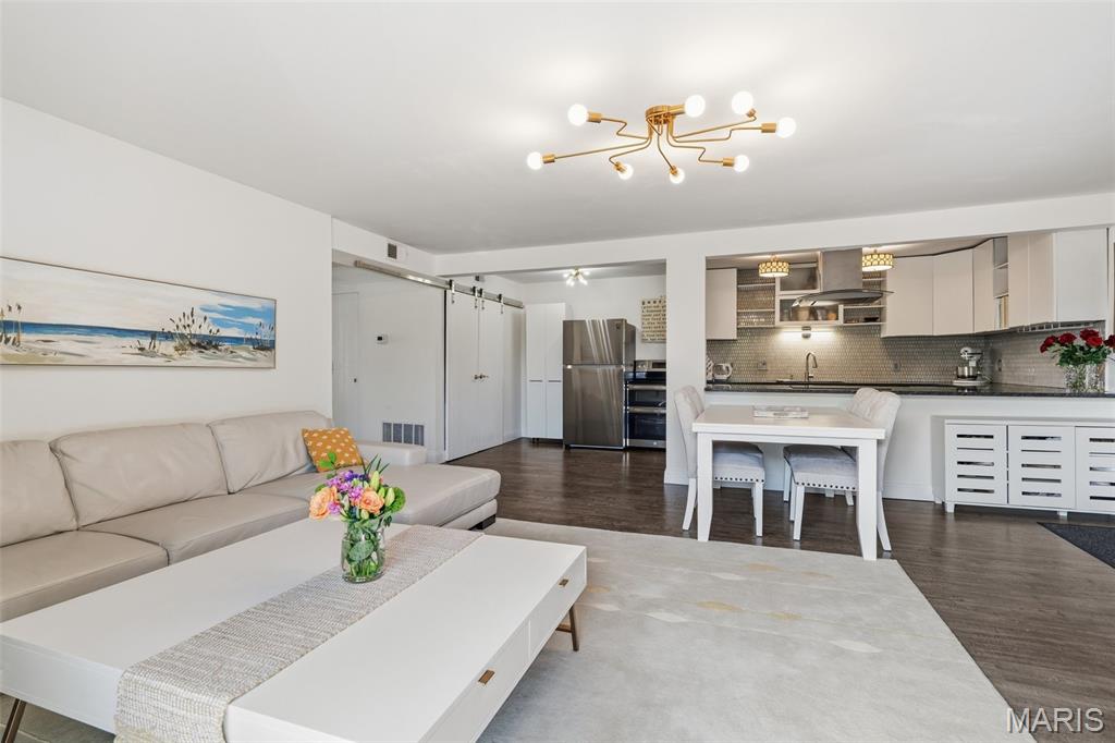 Cross Creek Condo Ph One Area - Residential