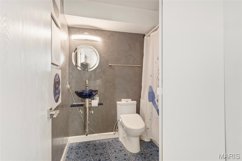 Cross Creek Condo Ph One Area - Residential