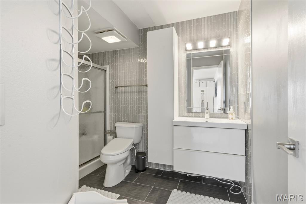 Cross Creek Condo Ph One Area - Residential