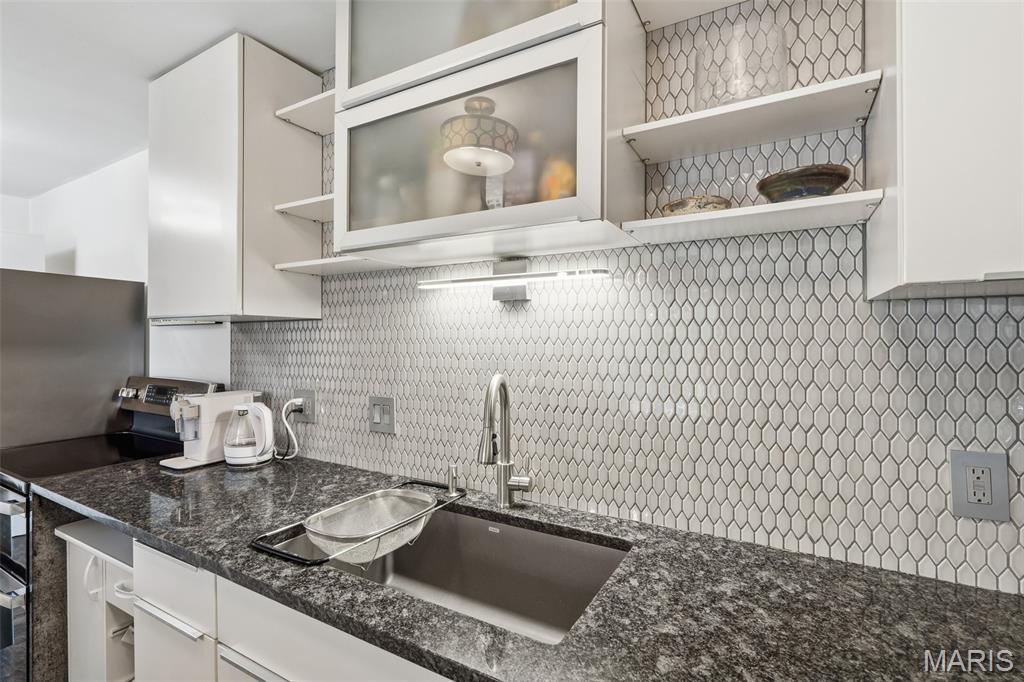 Cross Creek Condo Ph One Area - Residential