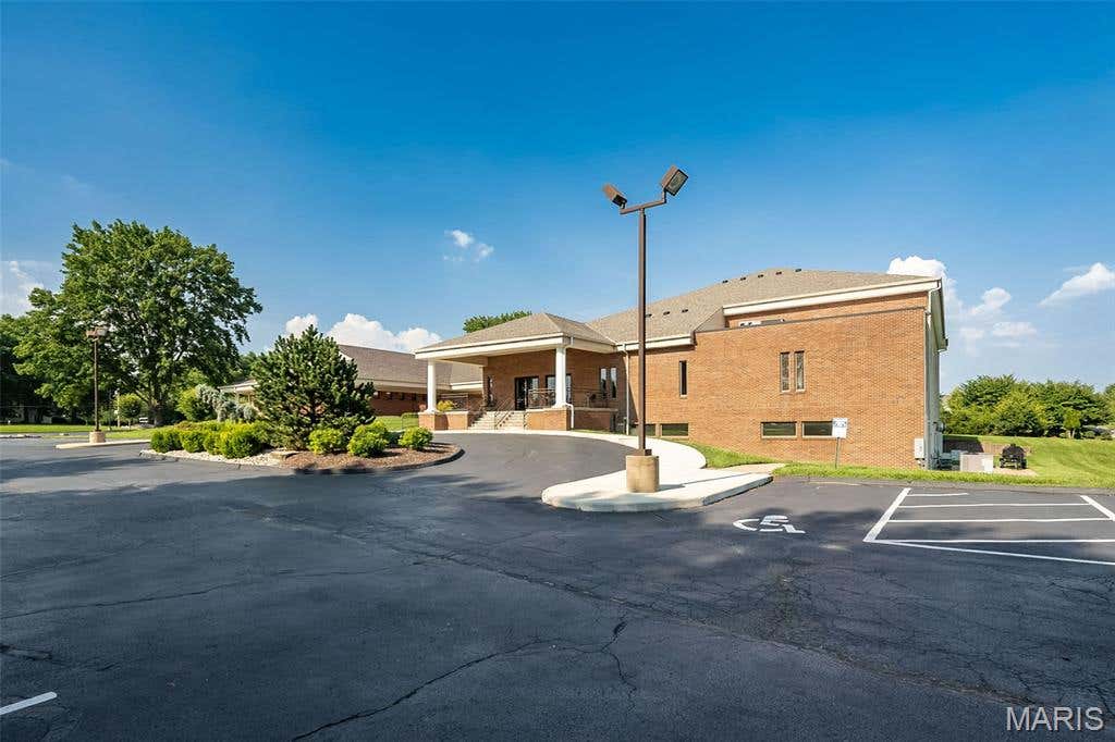 Photo of 17550 Wildhorse Creek Road, Chesterfield, MO 63005 (MLS # 26042937)