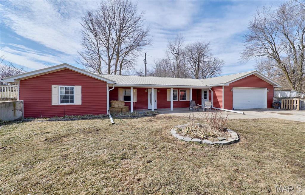 Clarksville, Missouri 63336, United States, 4 Bedrooms Bedrooms, ,2 BathroomsBathrooms,Residential,Active,1991