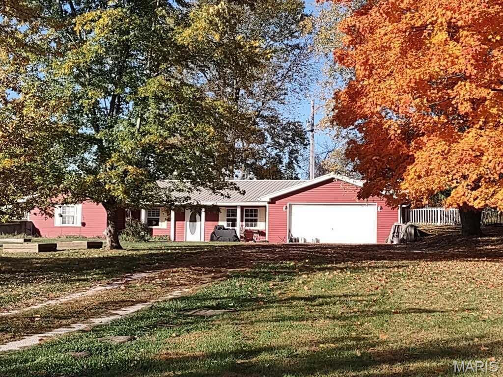 Clarksville, Missouri 63336, United States, 4 Bedrooms Bedrooms, ,2 BathroomsBathrooms,Residential,Active,1991