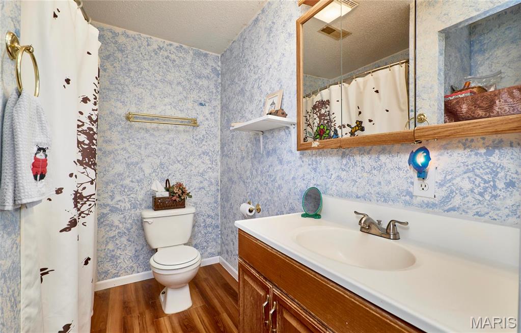 Clarksville, Missouri 63336, United States, 4 Bedrooms Bedrooms, ,2 BathroomsBathrooms,Residential,Active,1991