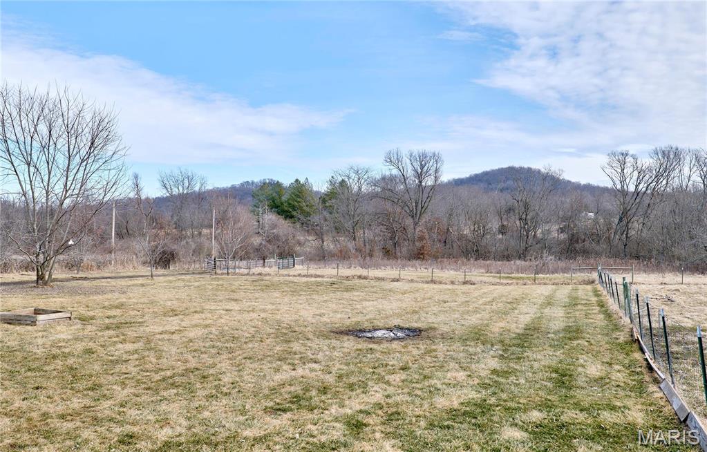 Clarksville, Missouri 63336, United States, 4 Bedrooms Bedrooms, ,2 BathroomsBathrooms,Residential,Active,1991