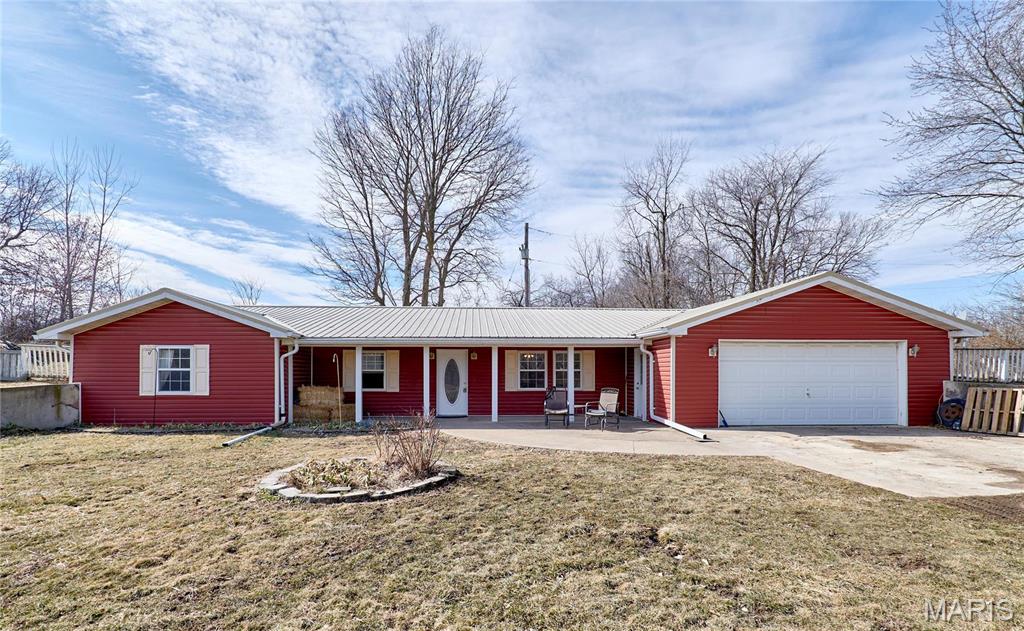 Clarksville, Missouri 63336, United States, 4 Bedrooms Bedrooms, ,2 BathroomsBathrooms,Residential,Active,1991