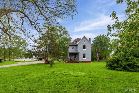 Photo of 10 S Main St. St, Lenzburg, IL 62255 (MLS # 26020855)