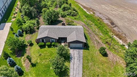 Photo of 18668 Olive Street Road, Chesterfield, MO 63005 (MLS # 26017110)