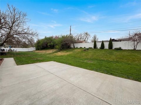 Tiny photo for 510 Wicklow Drive, Ballwin, MO 63021 (MLS # 26019679)