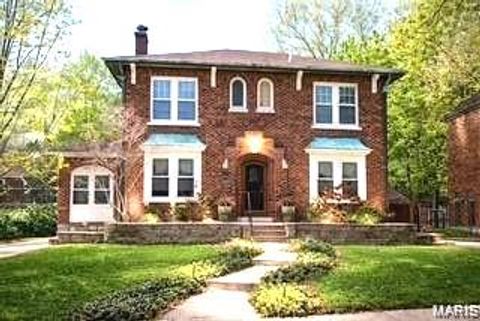 421 West Point Court University City MO 63130