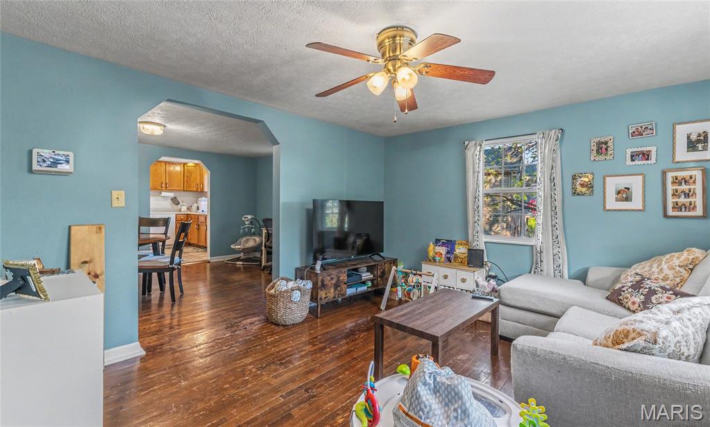 Photo of 708 Dodd Drive, Waynesville, MO 65583 (MLS # 26062149)
