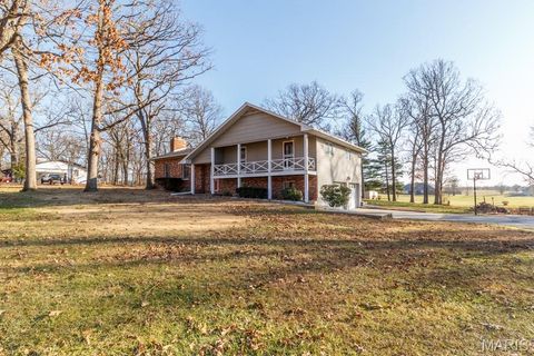 Photo of 20164 SW OAKWOOD Drive, Lebanon, MO 65536 (MLS # 26001789)