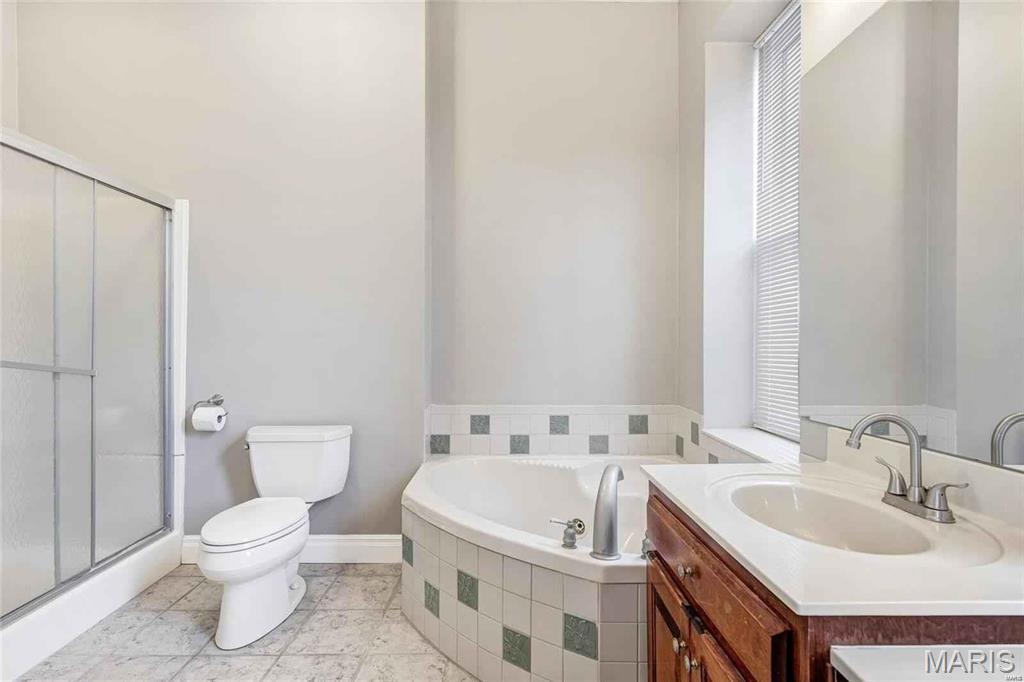 St Louis, Missouri 63104, United States, 3 Bedrooms Bedrooms, ,3 BathroomsBathrooms,Residential,Active,150073